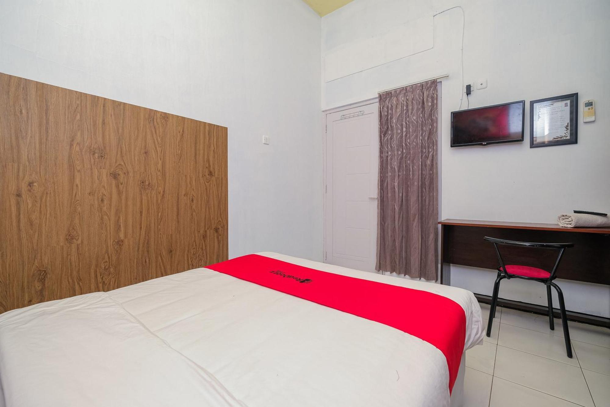 OYO 3387 Nakula Homestay Syariah Tuban  Luaran gambar