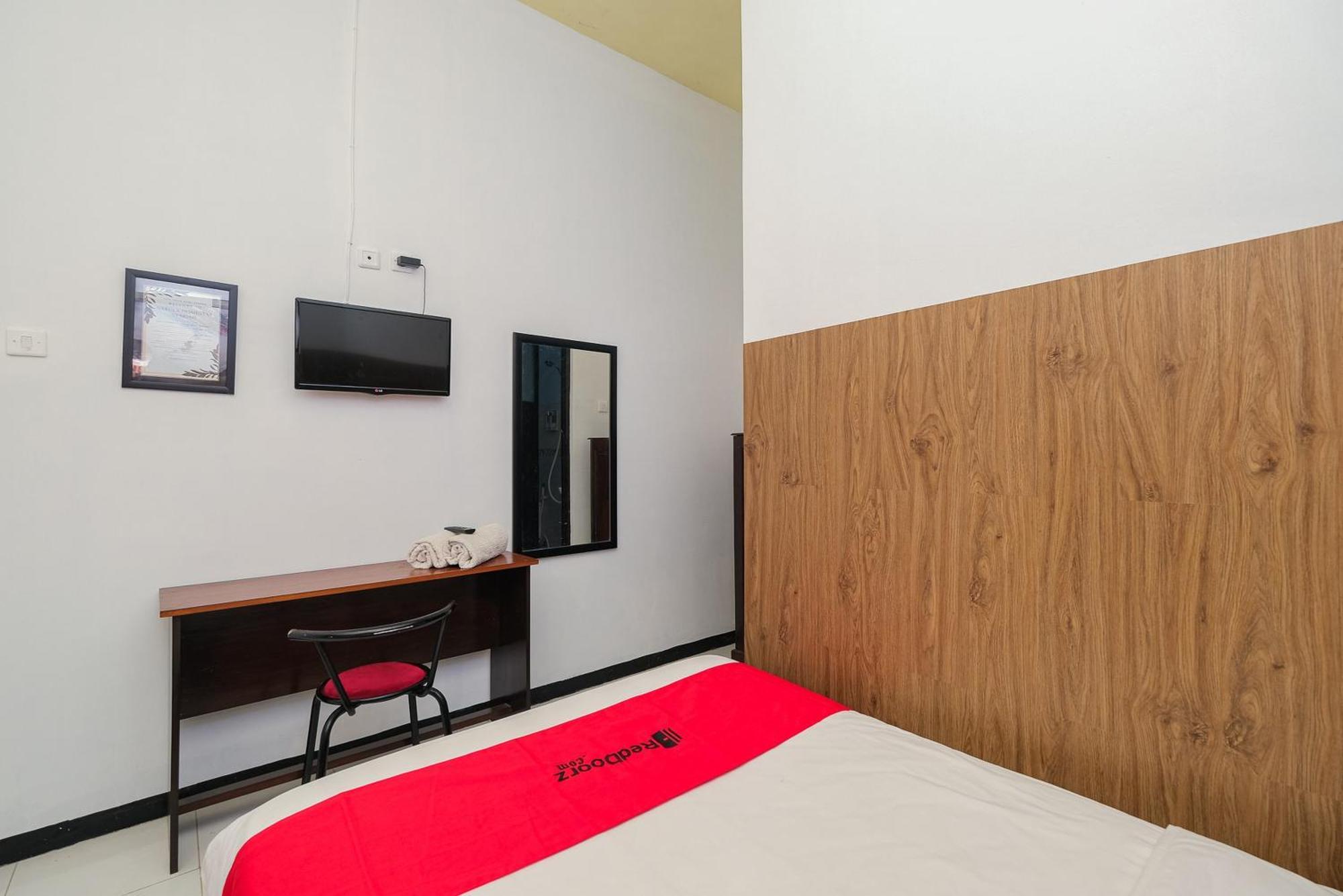 OYO 3387 Nakula Homestay Syariah Tuban  Luaran gambar